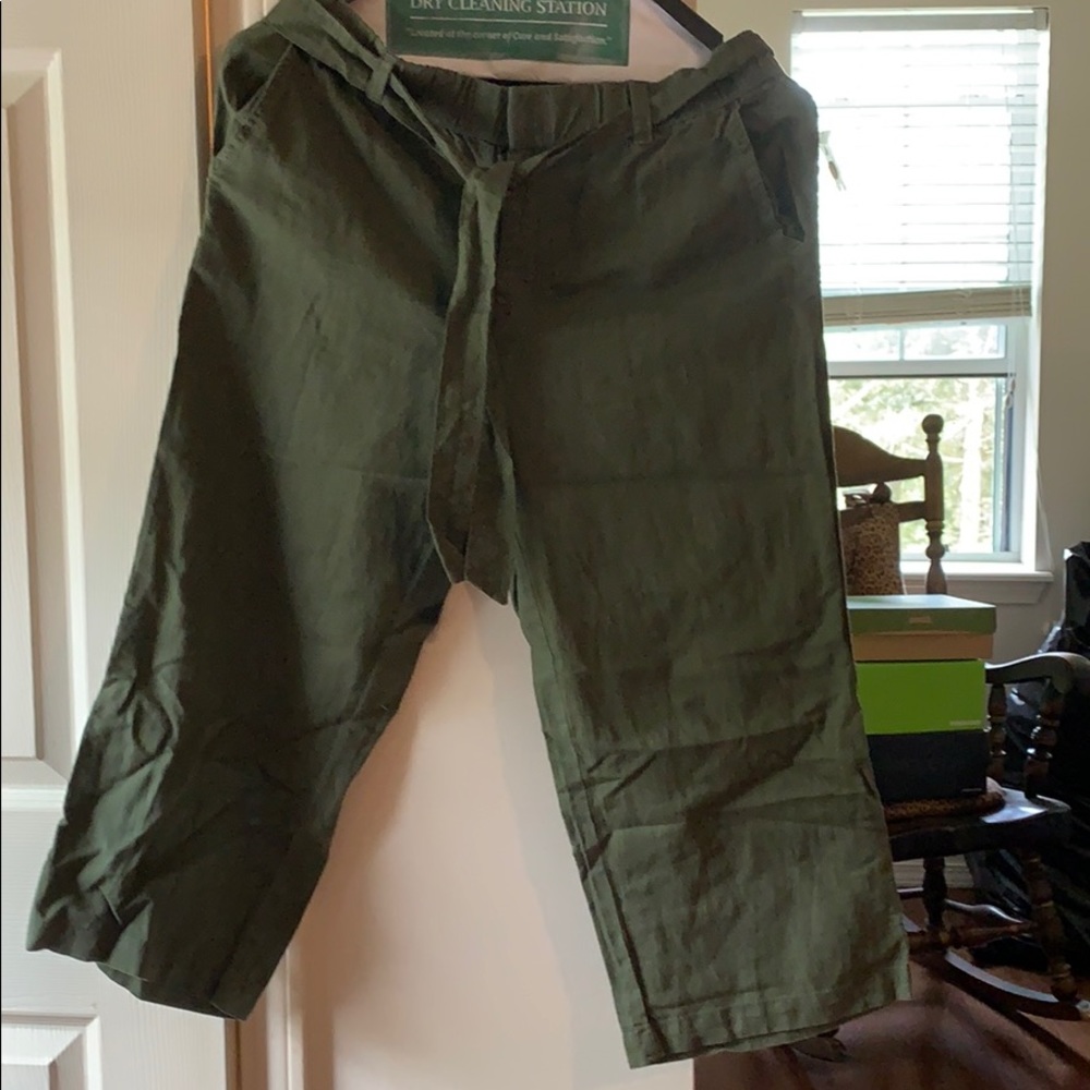Liz Claiborne linen crop pant